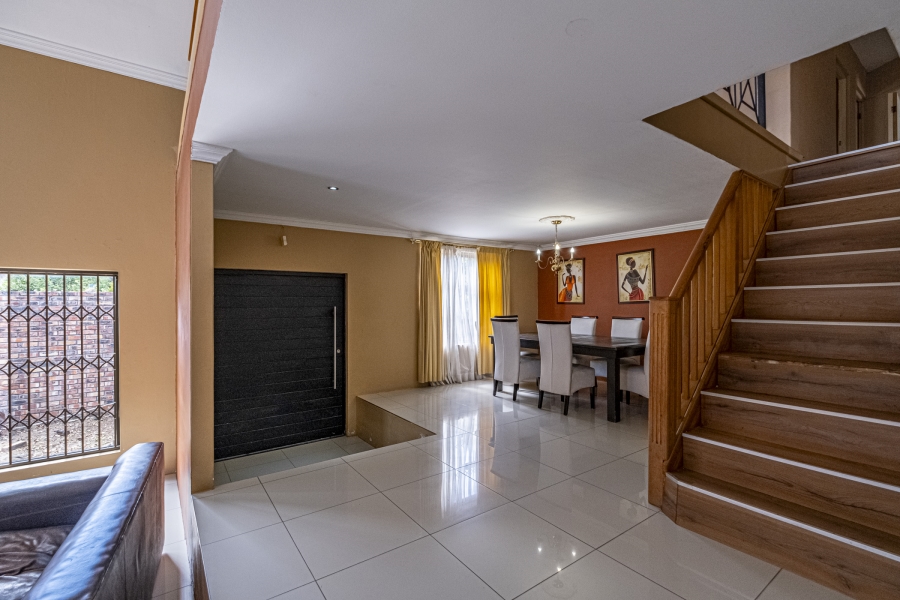 9 Bedroom Property for Sale in Summerstrand Eastern Cape